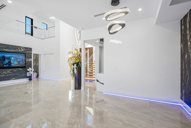 2650 NE 48th Court, Lighthouse Point, FL 33064