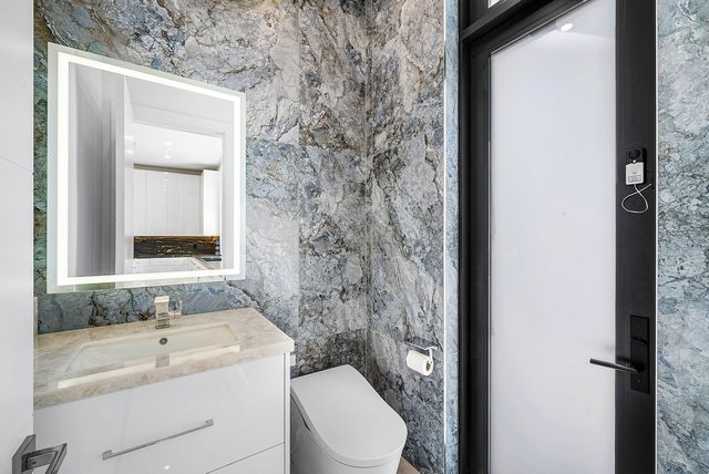 2650 NE 48th Court, Lighthouse Point, FL 33064