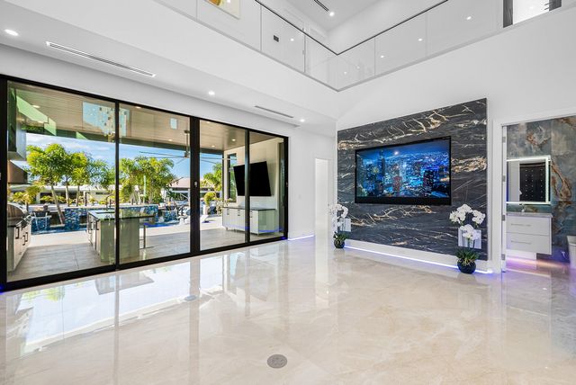 2650 NE 48th Court, Lighthouse Point, FL 33064