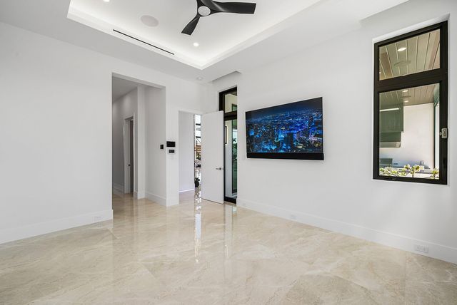 2650 NE 48th Court, Lighthouse Point, FL 33064