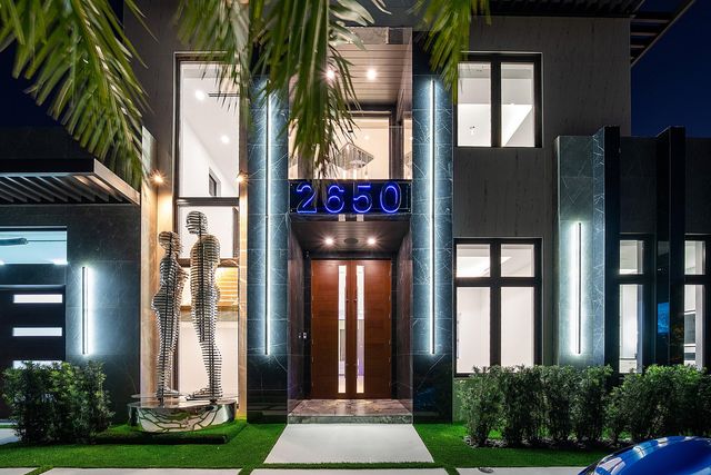 2650 NE 48th Court, Lighthouse Point, FL 33064