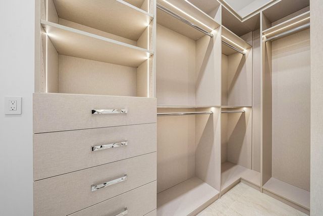 2650 NE 48th Court, Lighthouse Point, FL 33064