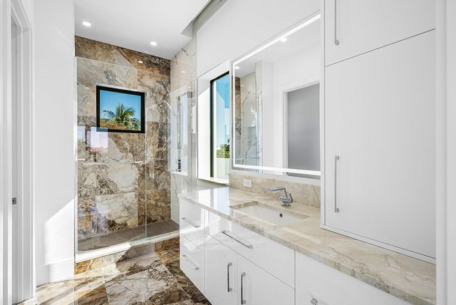 2650 NE 48th Court, Lighthouse Point, FL 33064