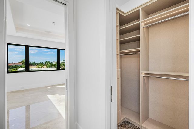 2650 NE 48th Court, Lighthouse Point, FL 33064