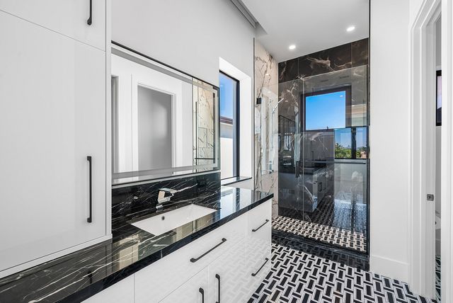 2650 NE 48th Court, Lighthouse Point, FL 33064