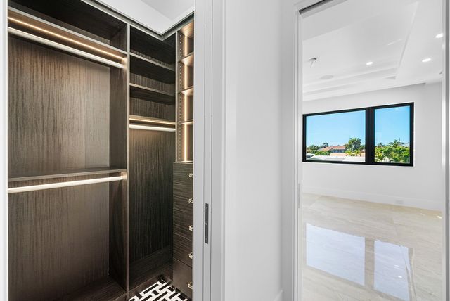 2650 NE 48th Court, Lighthouse Point, FL 33064