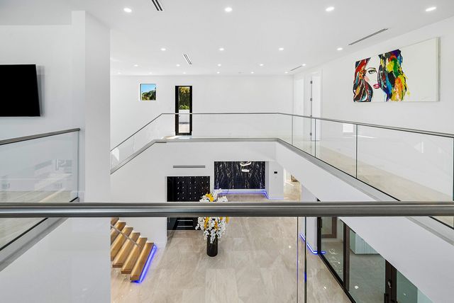 2650 NE 48th Court, Lighthouse Point, FL 33064