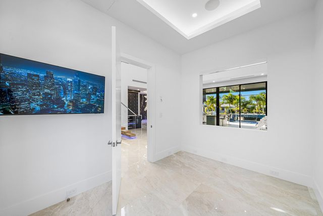 2650 NE 48th Court, Lighthouse Point, FL 33064