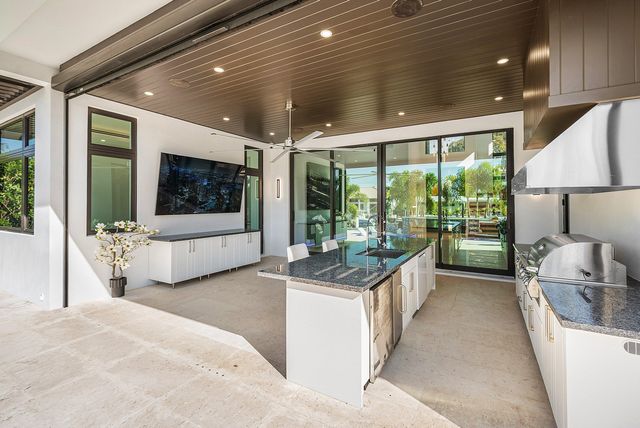 2650 NE 48th Court, Lighthouse Point, FL 33064