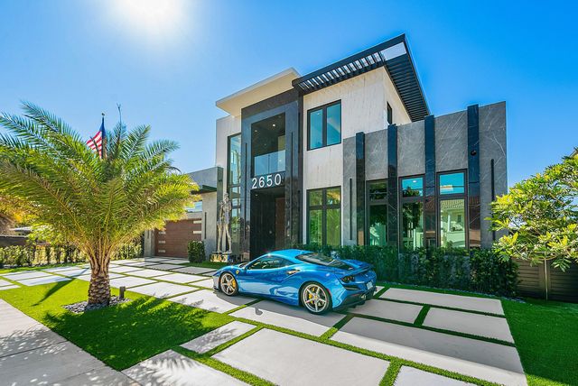 2650 NE 48th Court, Lighthouse Point, FL 33064