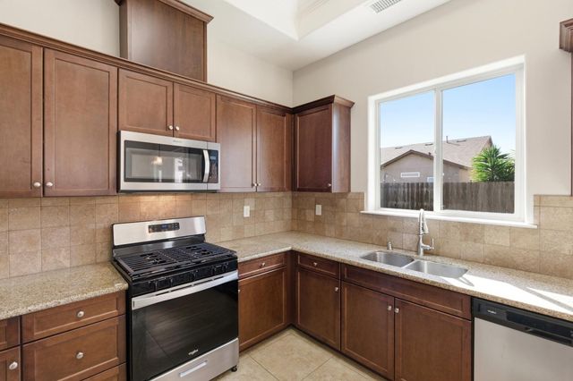 3108 Capistrano Drive, Madera, CA 93637