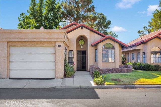 11722 Oak Street, Apple Valley, CA 92308
