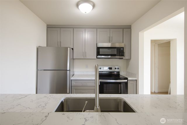 301 S 82nd Street, Tacoma, WA 98408