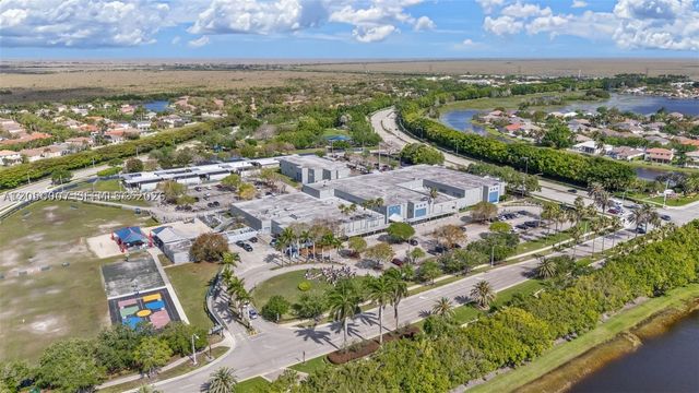 1414 Banyan Way, Weston, FL 33327