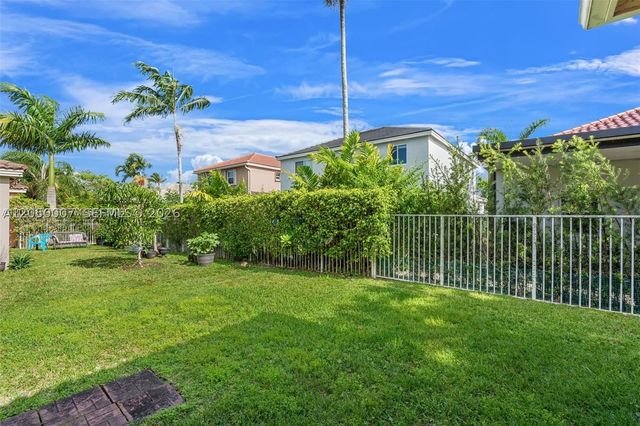 1414 Banyan Way, Weston, FL 33327