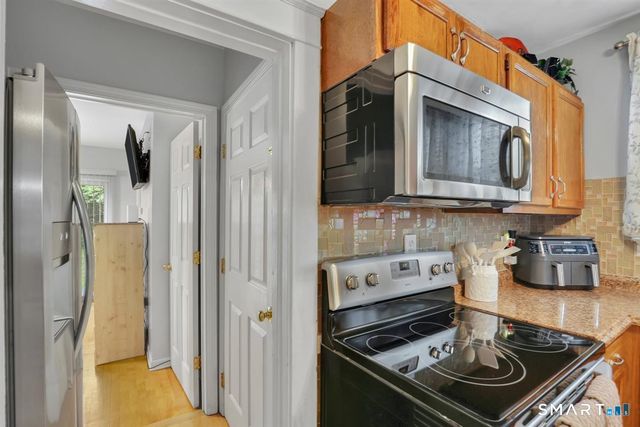 43 Barraclough Avenue, Hamden, CT 06517