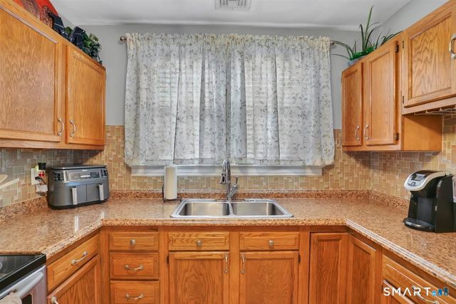 43 Barraclough Avenue, Hamden, CT 06517