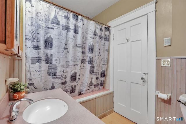 43 Barraclough Avenue, Hamden, CT 06517