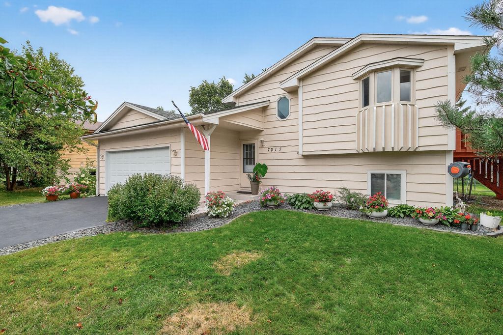 7217 116th Avenue N, Champlin, MN 55316