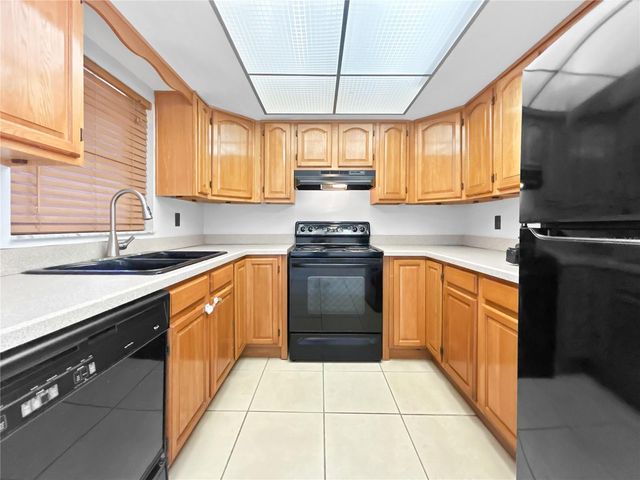 520 CENTURY DRIVE, Largo, FL 33771