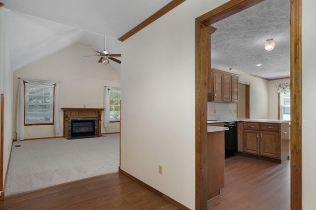 4370 S York Avenue, Springfield, MO 65810