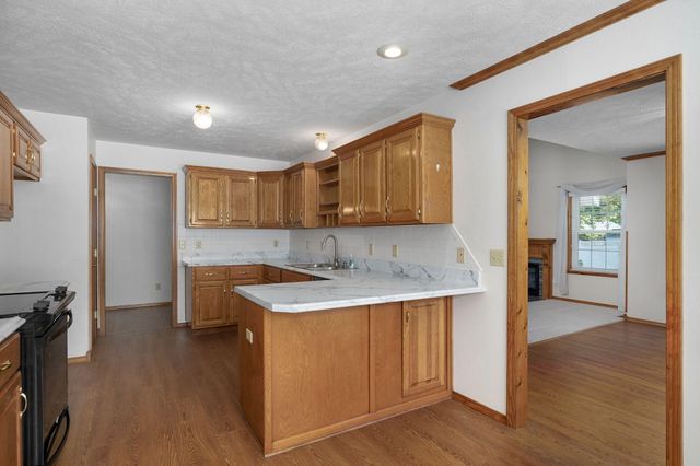 4370 S York Avenue, Springfield, MO 65810