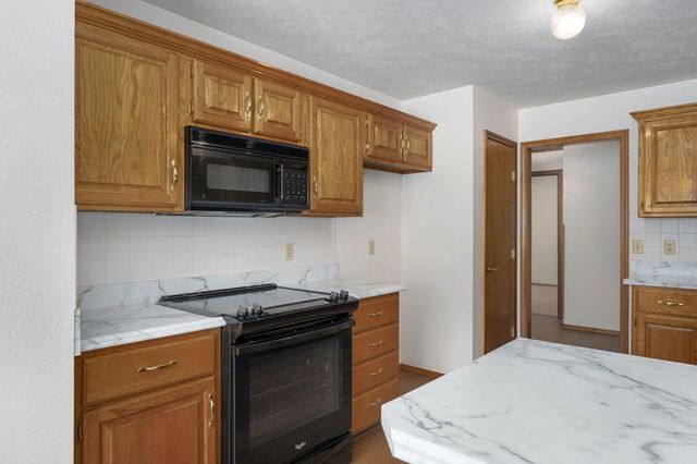 4370 S York Avenue, Springfield, MO 65810