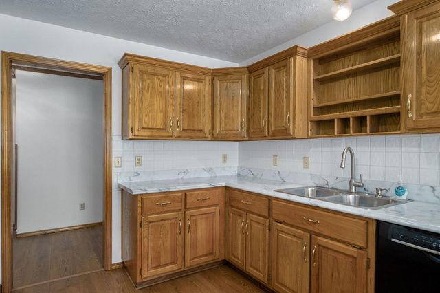 4370 S York Avenue, Springfield, MO 65810
