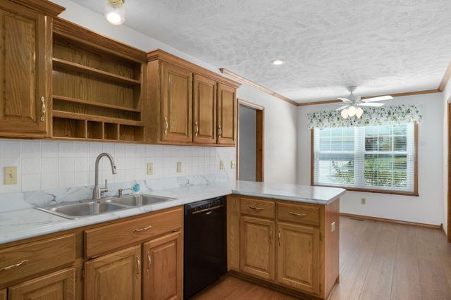 4370 S York Avenue, Springfield, MO 65810