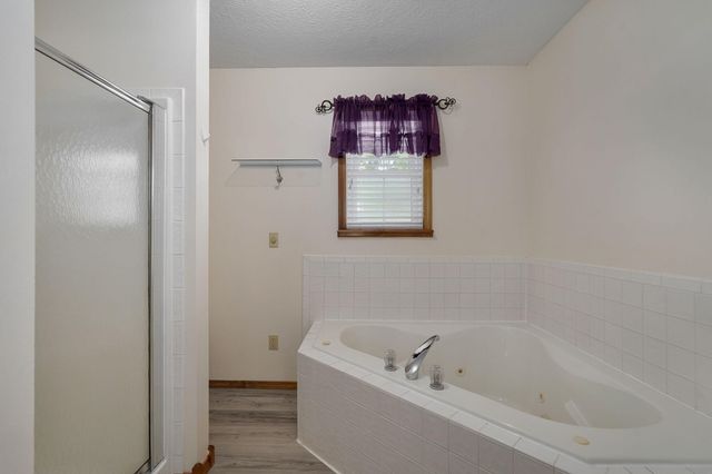 4370 S York Avenue, Springfield, MO 65810