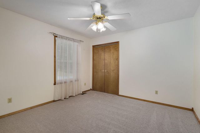4370 S York Avenue, Springfield, MO 65810