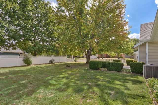 4370 S York Avenue, Springfield, MO 65810