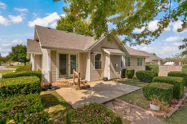 4370 S York Avenue, Springfield, MO 65810