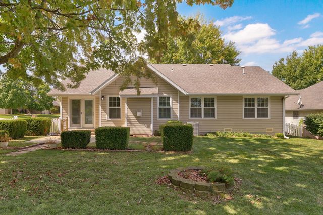 4370 S York Avenue, Springfield, MO 65810