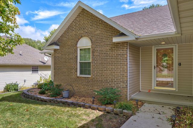 4370 S York Avenue, Springfield, MO 65810