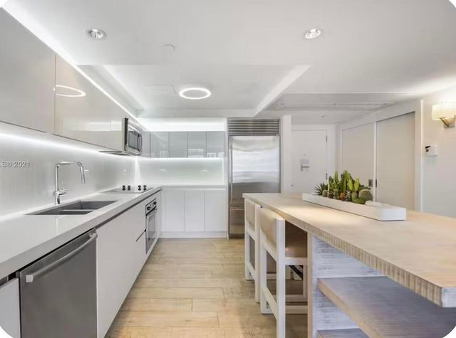 102 24th Street 1512, Miami Beach, FL 33139