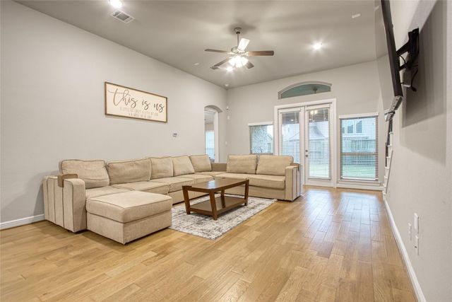 6919 Red Oak Drive, Katy, TX 77493