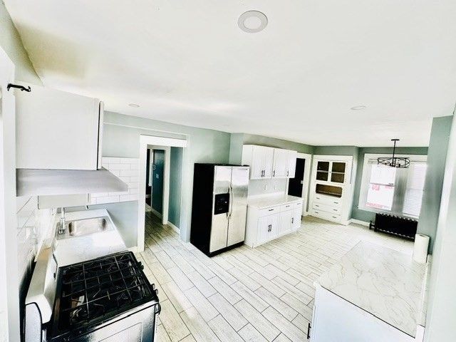 65 Rochelle St, Springfield, MA 01109