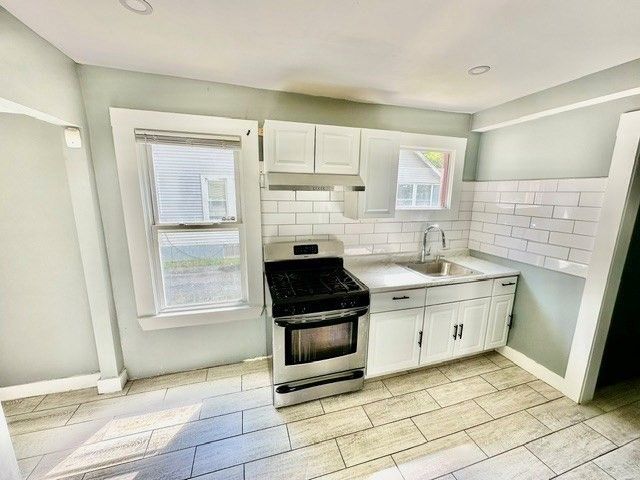 65 Rochelle St, Springfield, MA 01109