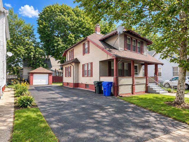 65 Rochelle St, Springfield, MA 01109