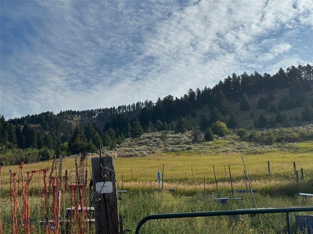 5 Muir Road E, Livingston, MT 59715