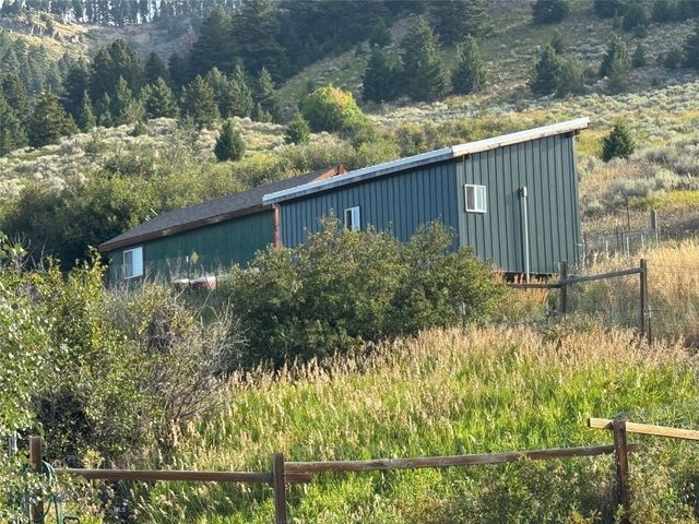 5 Muir Road E, Livingston, MT 59715