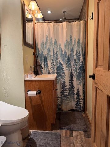 5 Muir Road E, Livingston, MT 59715