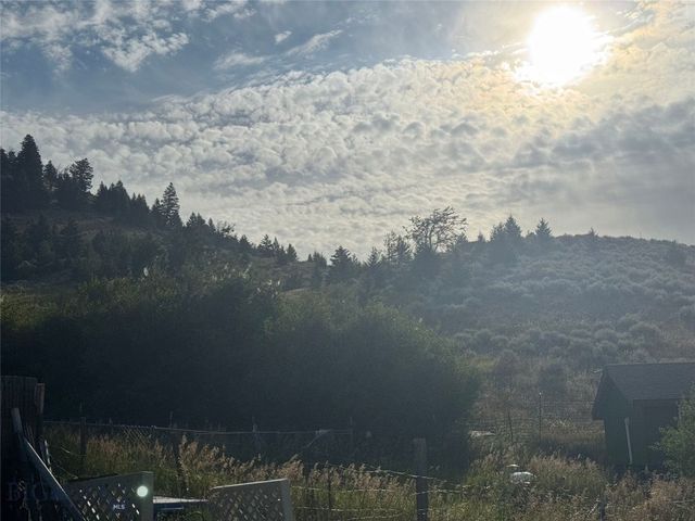 5 Muir Road E, Livingston, MT 59715