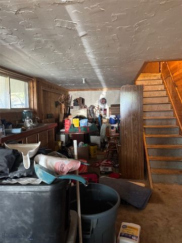 5 Muir Road E, Livingston, MT 59715