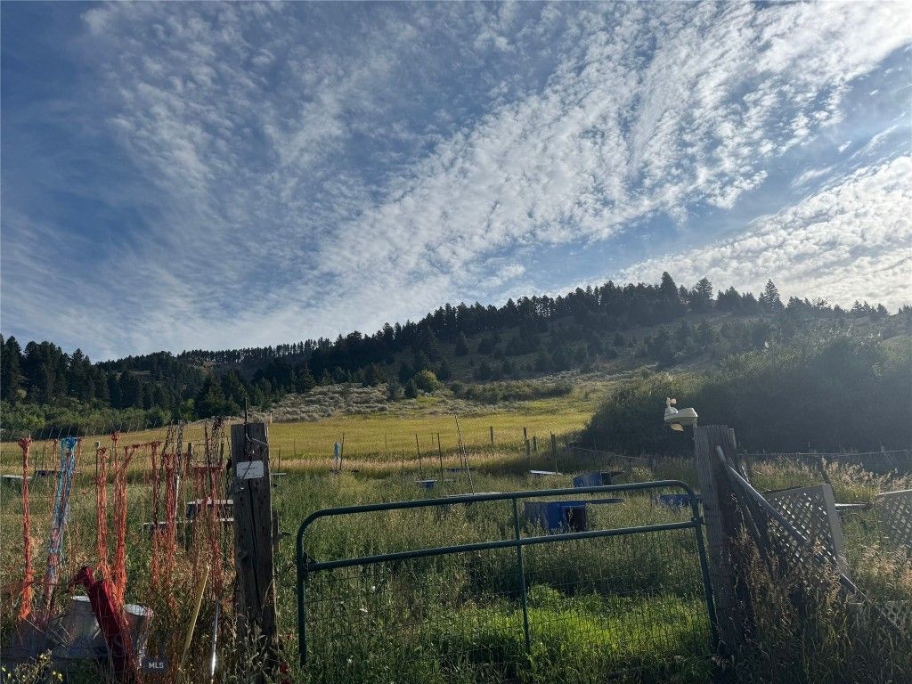 5 Muir Road E, Livingston, MT 59715