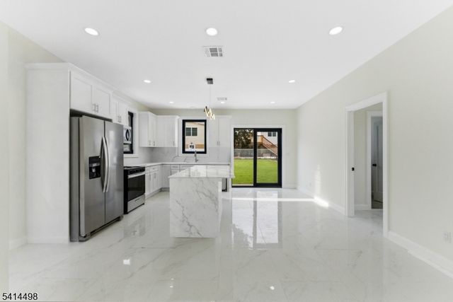 703 3Rd St, Secaucus Town, NJ 07094