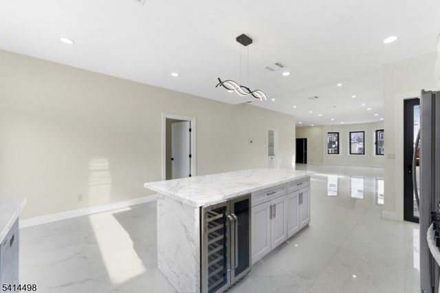 703 3Rd St, Secaucus Town, NJ 07094