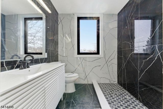703 3Rd St, Secaucus Town, NJ 07094