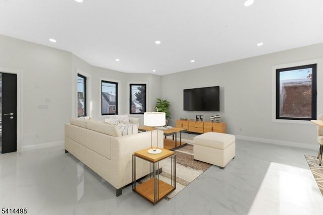 703 3Rd St, Secaucus Town, NJ 07094